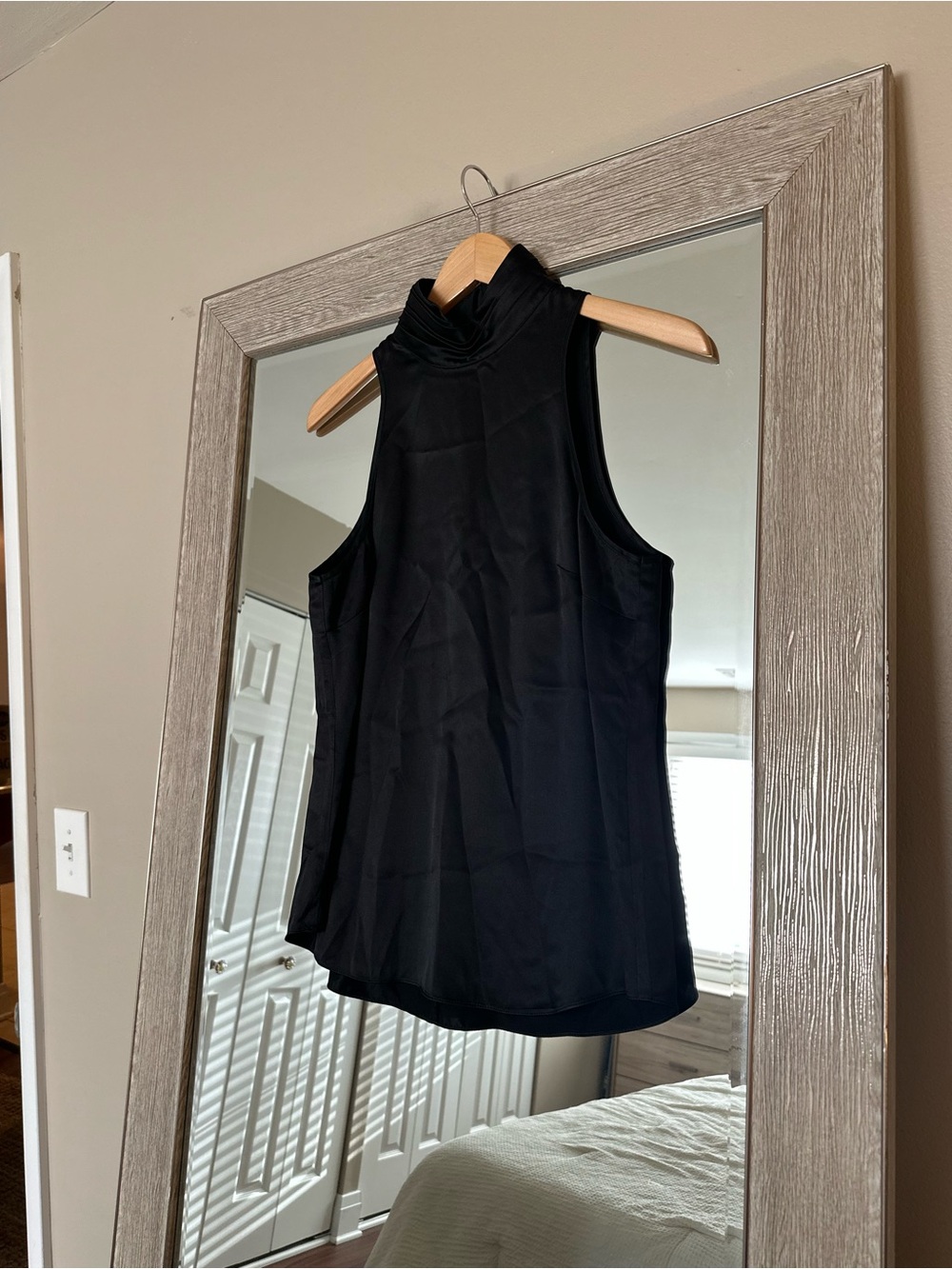 Cinq A Sept 100% Silk High Neck Black Sleeveless Tank Blouse Size Small